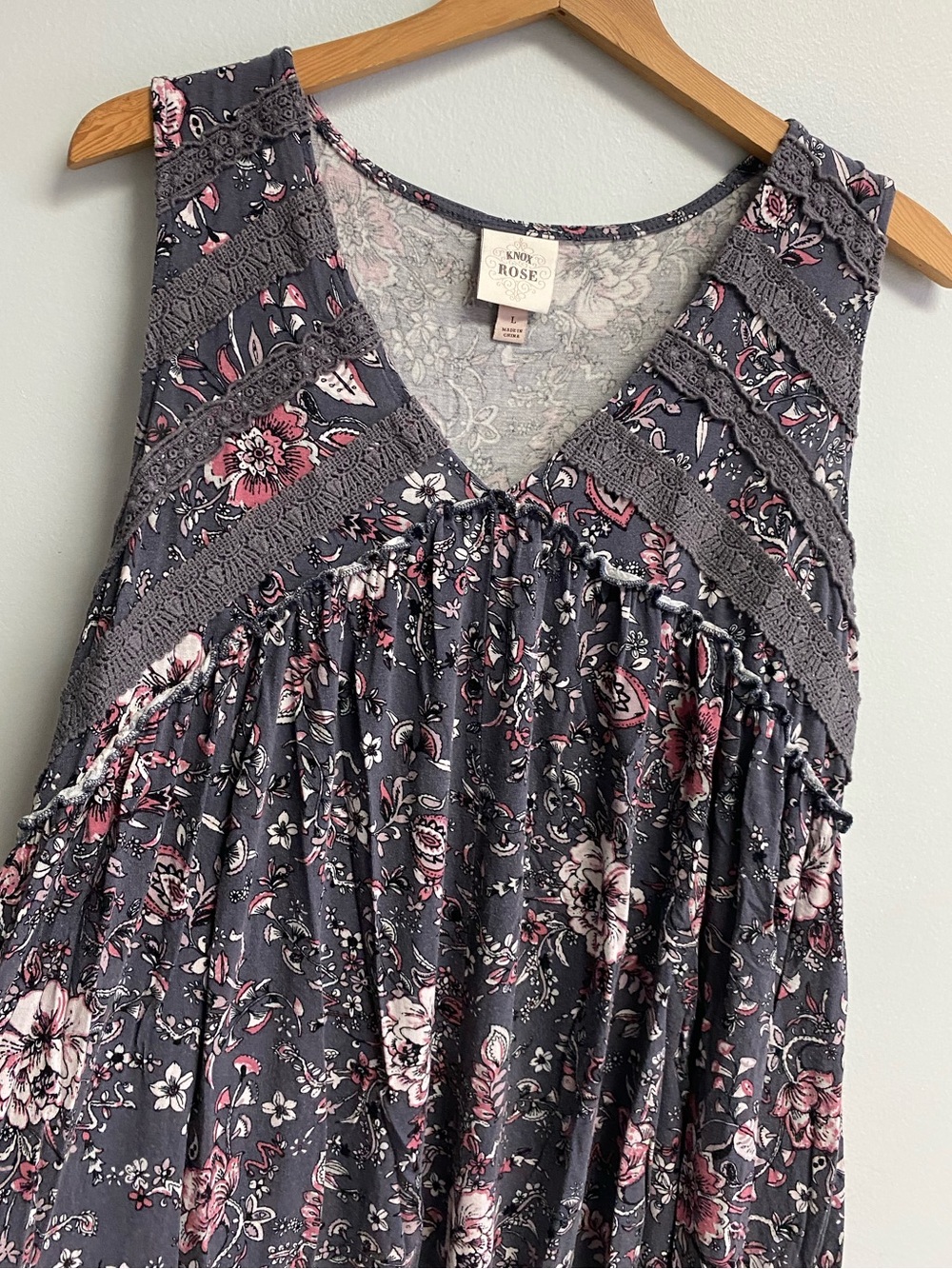 KNOX ROSE SLEEVELESS TOP - LARGE - Picture 4 of 8